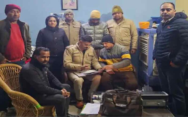 Himachal Crime News: घर में चल रहा था नशीले पदार्थ का धंधा! पुलिस ने मारा छापा, हेरोइन सहित तस्कर काबू