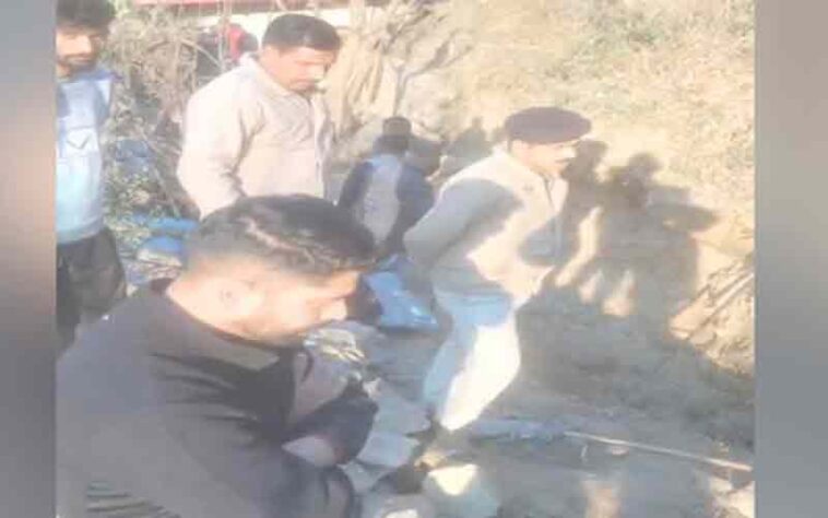 हिमाचल में दर्दनाक हादसा: डंगे के निर्माण में जुटे थे पति-पत्नी! तभी गिरा मलबा, दबने से दोनों ने गवाई जान
