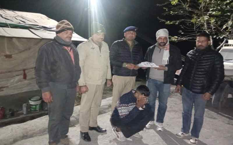 Paonta Sahib : गश्त कर रही SIU टीम के हत्थे चढ़ा तस्कर! कब्जे से मिला चिट्टा