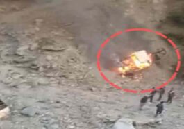 Himachal News Alert: नाले में गिरते ही आग का गोला बनी पिकअप! अंदर सवार लोगों ने छलांग लगाकर बचाई जान