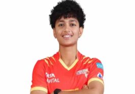 WPL 2026 Anushka Sharma Debut: कौन है 22 साल की अनुष्का शर्मा जो बन गई WPL 2026 क्रिकेट की नई सनसनी