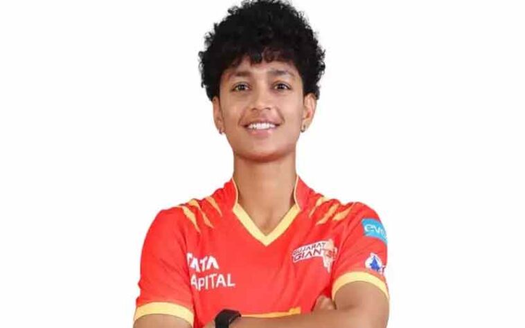 WPL 2026 Anushka Sharma Debut: कौन है 22 साल की अनुष्का शर्मा जो बन गई WPL 2026 क्रिकेट की नई सनसनी WPL 2026 Anushka Sharma Debut: कौन है 22 साल की अनुष्का शर्मा जो बन गई WPL 2026 क्रिकेट की नई सनसनी