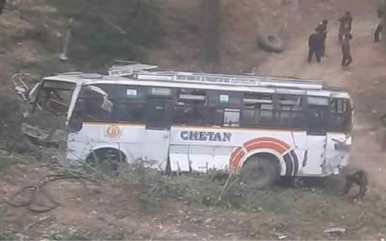 Bus Accident: हिमाचल में फिर बस हादसा! खाई में लुढ़की, एक की मौत तो चार गंभीर घायल
