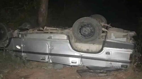 Accident In Himachal: सड़क से गहरी खाई में लुढ़की बोलेरो! एक ही परिवार के छह लोग जख्मी, दो महिलाओं की हालत गंभीर Accident In Himachal: सड़क से गहरी खाई में लुढ़की बोलेरो! एक ही परिवार के छह लोग जख्मी, दो महिलाओं की हालत गंभीर