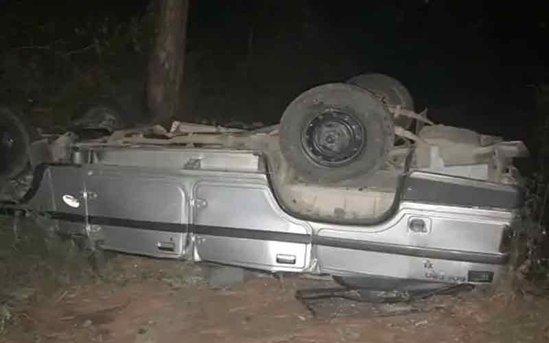 Accident In Himachal: सड़क से गहरी खाई में लुढ़की बोलेरो! एक ही परिवार के छह लोग जख्मी, दो महिलाओं की हालत गंभीर