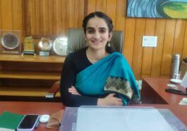 HP News: हमीरपुर की नवनियुक्त डीसी गंधर्वा राठौड़ ने संभाला कार्यभार! पांचवीं महिला उपायुक्त हैं साल 2016 बैच की IAS अधिकारी