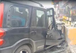 Accident In Himachal: घने कोहरे से चालक का बिगड़ा संतुलन! सड़क किनारे दीवार से टकराई स्कॉर्पियो