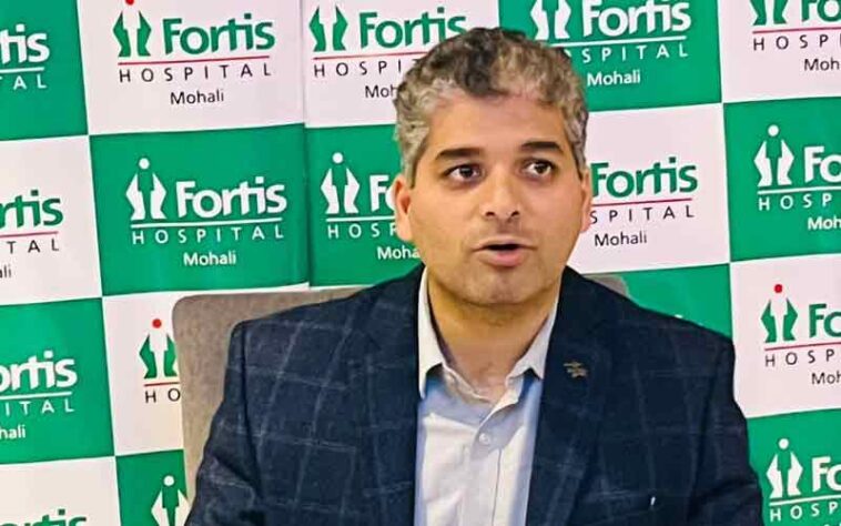 फोर्टिस अस्पताल के डॉक्टरों ने बचाई 80 वर्षीय बुज़ुर्ग की जान! क्रॉनिक किडनी डिज़ीज़ से जूझ रहा था मरीज