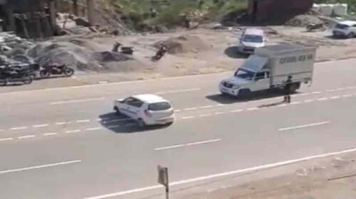 Himachal News Alert: चालक ने फोरलेन पर किया ऐसा खतरनाक स्टंट की कट गया 18 हज़ार का चालान! वीडियो वायरल Himachal News Alert: चालक ने फोरलेन पर किया ऐसा खतरनाक स्टंट की कट गया 18 हज़ार का चालान! वीडियो वायरल