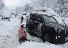 Himachal Snowfall: हिमाचल में बर्फबारी के बाद थमी रफ्तार! सैकड़ो सड़के और ट्रांसफार्मर ठप, हजारों सैलानी फंसे..