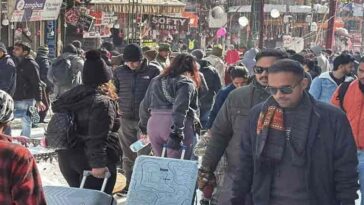 Himachal Tourism: हिमाचल में बर्फबारी से पर्यटन कारोबार ने पकड़ी रफ्तार! उमड़े टूरिस्ट, होटलों में 60 फ़ीसदी तक एडवांस बुकिंग