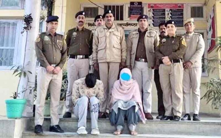 पुलिस की बड़ी कार्रवाई: नशीले पदार्थाें सहित गोला-बारूद बरामद! लाखों का कैश भी पकड़ा, मां बेटा काबू पुलिस की बड़ी कार्रवाई: नशीले पदार्थाें सहित गोला-बारूद बरामद! लाखों का कैश भी पकड़ा, मां बेटा काबू