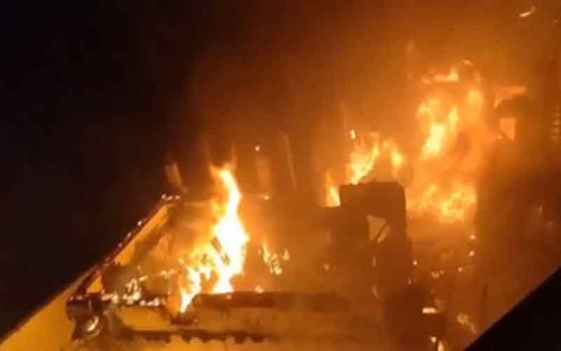 हिमाचल में भीषण अग्निकांड: मकान जलकर राख! जिंदा जला बच्चा, 8 लोग लापता