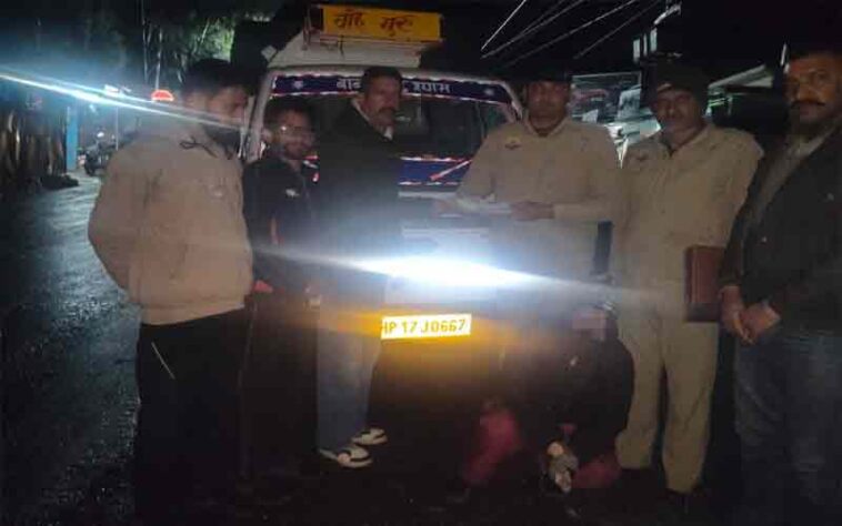 Paonta Sahib: पांवटा में पुलिस के हत्थे चढ़ा तस्कर! चिट्टा भी बरामद Paonta Sahib: पांवटा में पुलिस के हत्थे चढ़ा तस्कर! चिट्टा भी बरामद