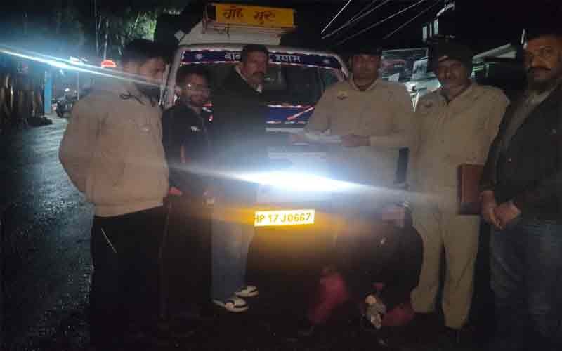 Paonta Sahib: पांवटा में पुलिस के हत्थे चढ़ा तस्कर! चिट्टा भी बरामद