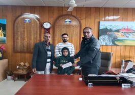 Himachal News: दोहता-दोहती के जन्मदिन पर सराहनीय कार्य! रैडक्रॉस सोसाइटी को दिए 5100-5100 रुपये