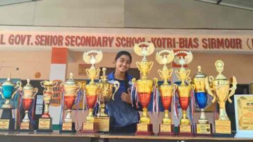 Paonta Sahib: हैंडबॉल मे नेशनल खेलेगी सिरमौर की स्नेहा! स्कूल नेशनल गेम्स के लिए हुआ सिलेक्शन`