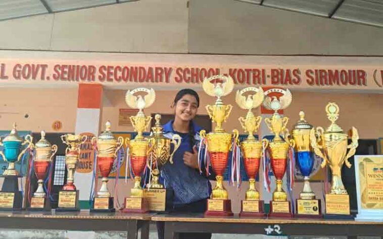 Paonta Sahib: हैंडबॉल मे नेशनल खेलेगी सिरमौर की स्नेहा! स्कूल नेशनल गेम्स के लिए हुआ सिलेक्शन` Paonta Sahib: हैंडबॉल मे नेशनल खेलेगी सिरमौर की स्नेहा! स्कूल नेशनल गेम्स के लिए हुआ सिलेक्शन`