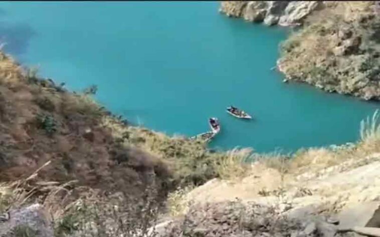 हिमाचल में दर्दनाक हादसा: सतलुज नदी में समाई कार! दो युवकों ने गवाई जान हिमाचल में दर्दनाक हादसा: सतलुज नदी में समाई कार! दो युवकों ने गवाई जान