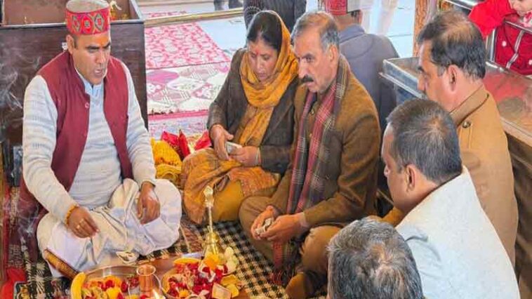 CM Sukhu: मुख्यमंत्री ने तारा देवी मंदिर में नवाया शीश! प्रदेशवासियों के सुख, शांति और समृद्धि की करी कामना की