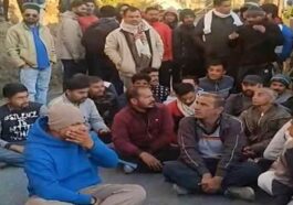 सिरमौर में दर्दनाक हादसा: हाइड्रा क्रेन ने रौंदा 12 साल का किशोर! गई जान, आक्रोशित लोगों ने एनएच किया जाम