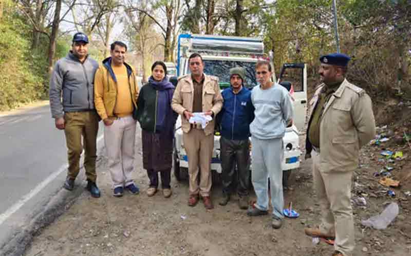 Himachal Crime News: बोलेरो पिकअप में चरस ले जाते पकड़े दो तस्कर! पुलिस ने जाल बिछाकर ऐसे की कार्रवाई