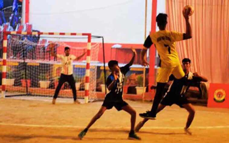 Himachal Latest News: घुमारवीं में 1 फरवरी से शुरू होगी राष्ट्रीय हैंडबॉल प्रतियोगिता! देशभर से 40 टीमें लेंगी भाग Himachal Latest News: घुमारवीं में 1 फरवरी से शुरू होगी राष्ट्रीय हैंडबॉल प्रतियोगिता! देशभर से 40 टीमें लेंगी भाग