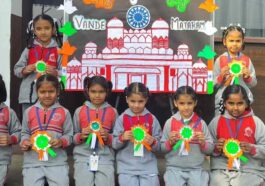 Paonta Sahib: इंडियन पब्लिक स्कूल में 77वें गणतंत्र दिवस की धूम! प्रधानाचार्या ने फहराया तिरंगा