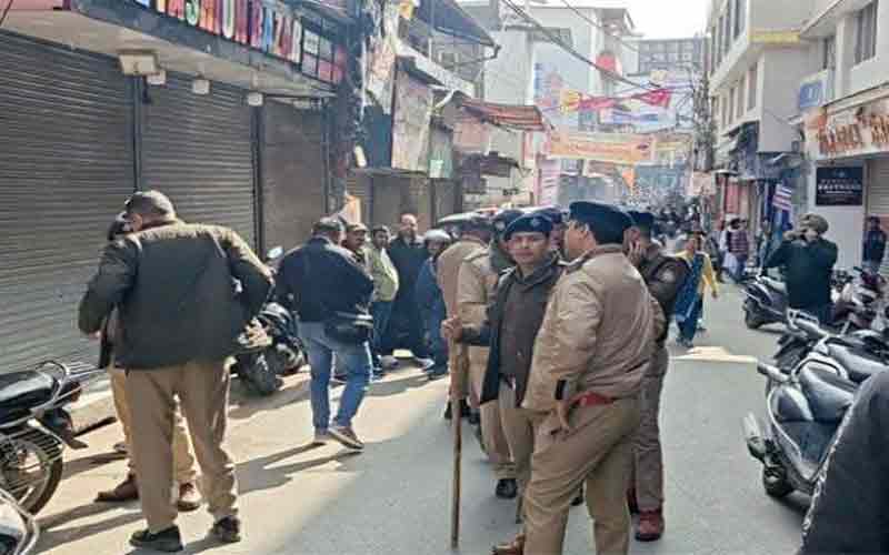 देहरादून पलटन मार्केट में दिनदहाड़े हत्या से दहशत, 23 वर्षीय युवती को धारदार हथियार से वार कर उतारा मौत के घाट