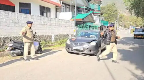 Himachal Road Accident: स्कूटी पर जा रहे मां-बेटे को गाड़ी ने मारी टक्कर! महिला ने तोड़ा दम Himachal Road Accident: स्कूटी पर जा रहे मां-बेटे को गाड़ी ने मारी टक्कर! महिला ने तोड़ा दम