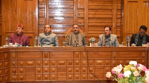 HP News: दुविधा में भाजपा! राजस्व घाटा अनुदान पर रुख स्पष्ट नहीं कर पाए, बीच में छोड़ी सर्वदलीय बैठक HP News: दुविधा में भाजपा! राजस्व घाटा अनुदान पर रुख स्पष्ट नहीं कर पाए, बीच में छोड़ी सर्वदलीय बैठक