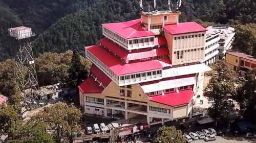 Himachal Crime News: हिमाचल यूनिवर्सिटी में प्रोफेसर ने फर्जी प्रमाण पत्र से हथिया ली नौकरी! ऐसे हुआ खुलासा Himachal Crime News: हिमाचल यूनिवर्सिटी में प्रोफेसर ने फर्जी प्रमाण पत्र से हथिया ली नौकरी! ऐसे हुआ खुलासा