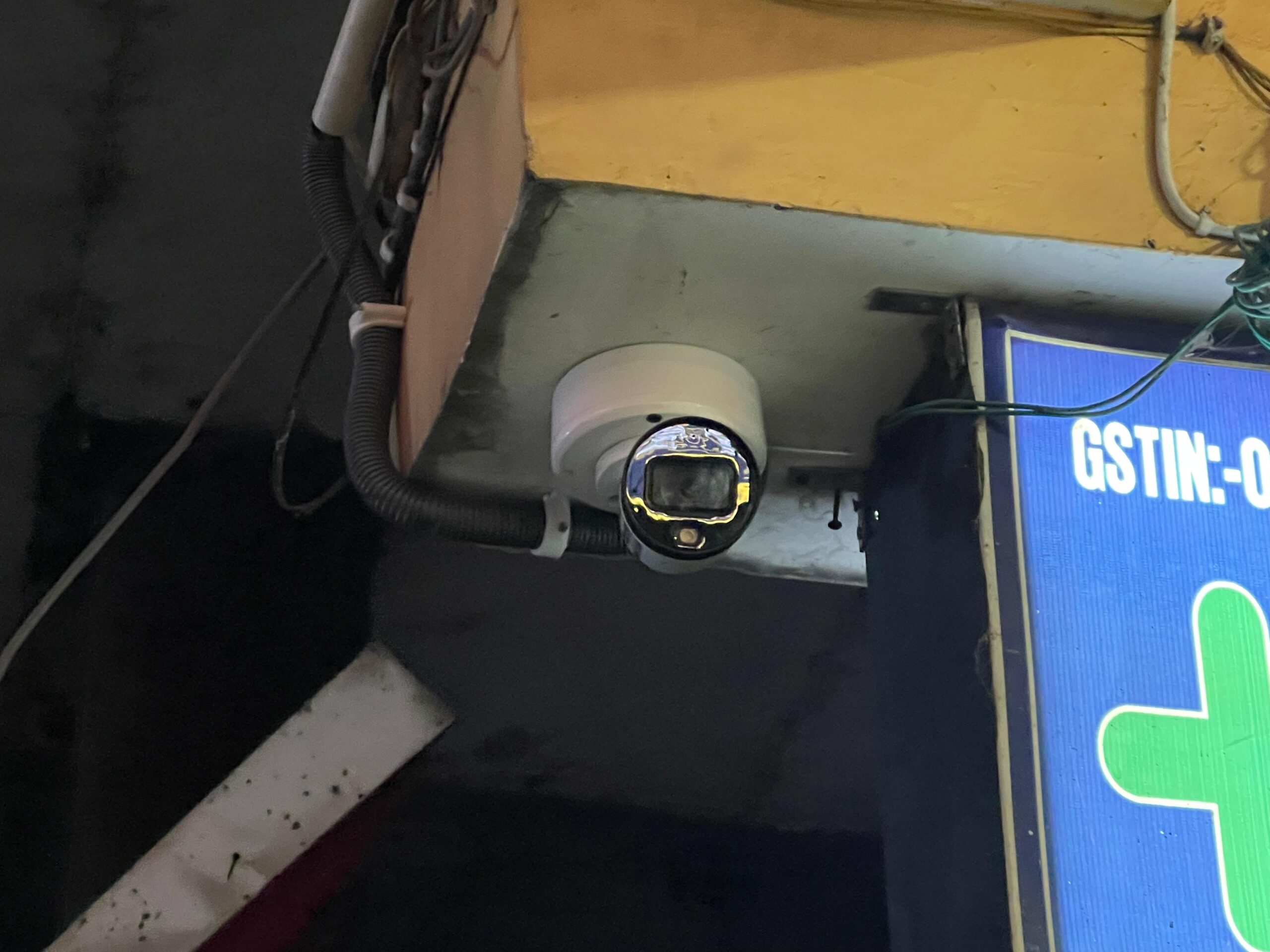 पांवटा साहिब बस स्टैंड पर लगे सीसीटीवी कैमरे, यात्रियों को मिलेगी 24 घंटे सुरक्षा