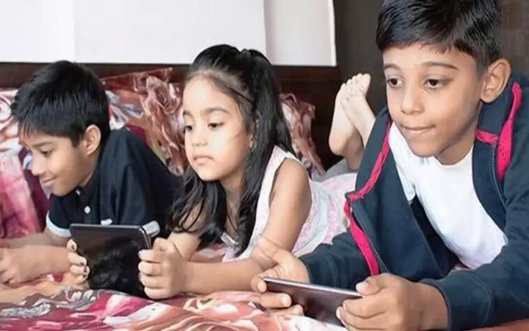 Social Media: क्या अब भारत में भी सोशल मीडिया नहीं चला पाएंगे 16 साल से कम उम्र के बच्चे! लगेगा बैन? जानिए सरकार ने क्या कहा…