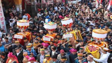 Shivratri Festival: वाद्य यंत्रों की अलौकिक ध्वनियाँ! मंडी में देव समागम करवा रहा है दिव्य अहसास