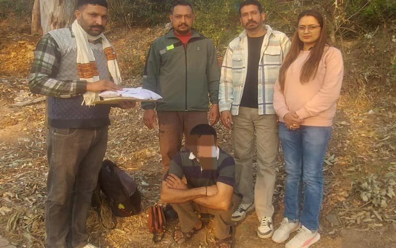 Sirmour News : SIU टीम के हत्थे चढ़ा तस्कर! कब्जे से मिली चरस, बेचने की फ़िराक में था…