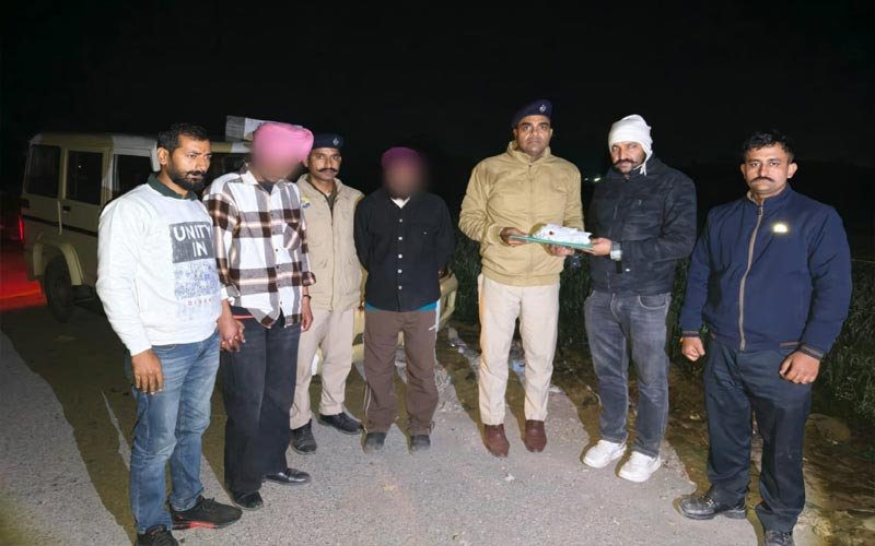Sirmour News : पांवटा में अफीम के साथ दो तस्कर काबू! तीसरा फरार, आरोपी की तलाश में जुटी पुलिस
