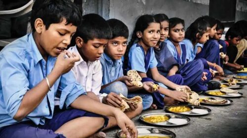 Himachal Latest News: स्कूलों में खत्म होगा जातिगत भेदभाव! अब बच्चों को ऐसे मिलेगा मिड-डे मील, सरकार ने लिया बड़ा फैसला Himachal Latest News: स्कूलों में खत्म होगा जातिगत भेदभाव! अब बच्चों को ऐसे मिलेगा मिड-डे मील, सरकार ने लिया बड़ा फैसला