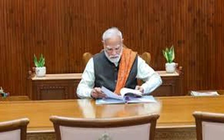 PMO का नया दफ्तर ‘सेवा तीर्थ’ : नए ऑफिस में बैठते ही प्रधानमंत्री ने बदल दी किसान, महिलाओं और युवाओं के भविष्य की तस्वीर PMO का नया दफ्तर ‘सेवा तीर्थ’ : नए ऑफिस में बैठते ही प्रधानमंत्री ने बदल दी किसान, महिलाओं और युवाओं के भविष्य की तस्वीर