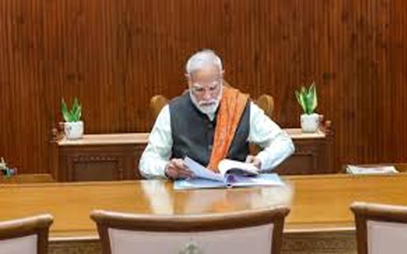 PMO का नया दफ्तर ‘सेवा तीर्थ’ : नए ऑफिस में बैठते ही प्रधानमंत्री ने बदल दी किसान, महिलाओं और युवाओं के भविष्य की तस्वीर PMO का नया दफ्तर ‘सेवा तीर्थ’ : नए ऑफिस में बैठते ही प्रधानमंत्री ने बदल दी किसान, महिलाओं और युवाओं के भविष्य की तस्वीर