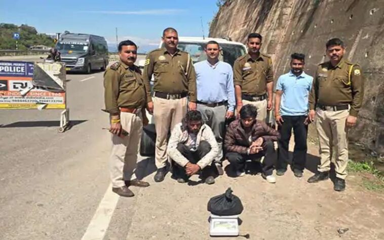Himachal Crime News: स्कॉर्पियो से 2.816 किलोग्राम चरस पकड़ी! पंजाब-हिमाचल के दो तस्कर काबू Himachal Crime News: स्कॉर्पियो से 2.816 किलोग्राम चरस पकड़ी! पंजाब-हिमाचल के दो तस्कर काबू
