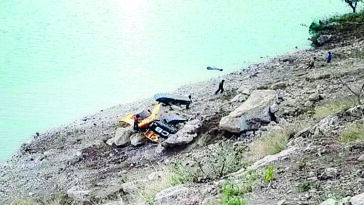 पहाड़ी से गिरा मलबा बना मौ**त का कारण: हिमाचल के सुंदरनगर में JCB ऑपरेटर की दर्दनाक मौ**त