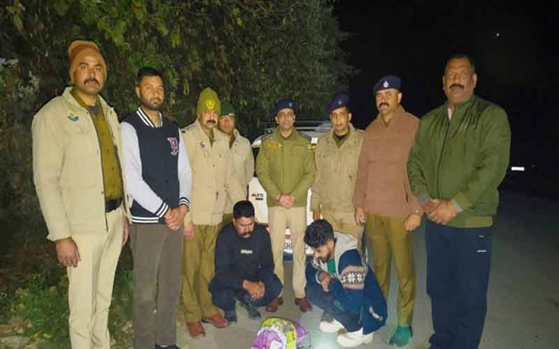 Himachal Crime News: हिमाचल में पकड़ी 4.664 किलोग्राम चरस! टैक्सी में हो रही थी सप्लाई, दो तस्कर काबू