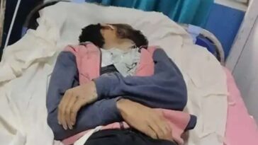 दुखद: बिजली के खंभे पर चढ़कर काम कर रहा था मजदूर! तभी लगा करंट का जोरदार झटका, गई जान