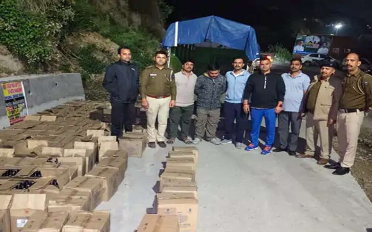 Himachal Crime News: पिकअप से देसी शराब का बड़ा जखीरा बरामद! 149 पेटी पकड़ी, हिरासत में लिया ड्राइवर