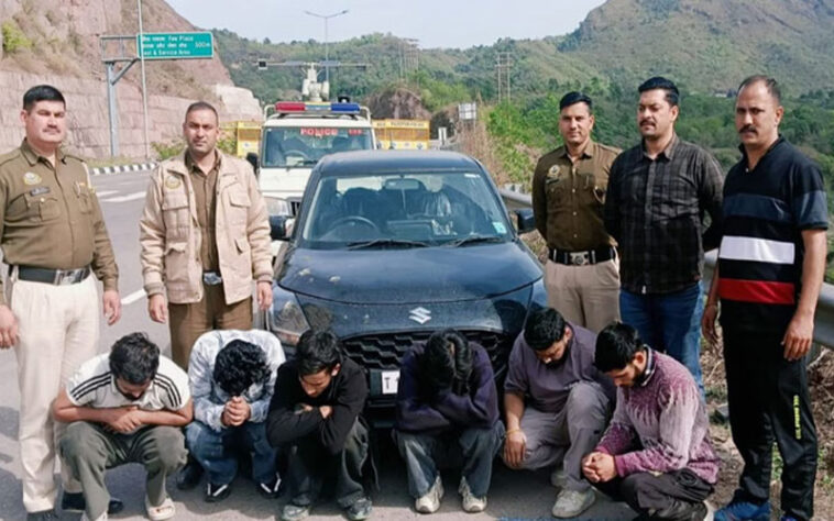 Himachal Crime News: गाड़ी की सीट के नीचे छुपाई थी चरस की बड़ी खेप! पुलिस ने ऐसे पकड़ी, 6 तस्कर काबू