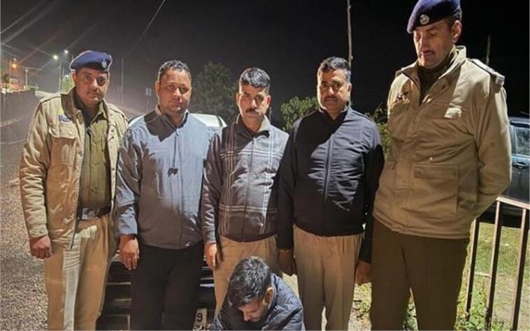 Himachal Crime News: रात को चोरी छुपे गाड़ी में चिट्टा ले जा रहा था तस्कर! ठिकाने लगाने से पहले ही पुलिस ने दबोचा