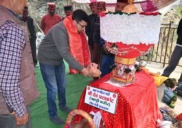 Himachal News Update: देव श्री हुरंग नारायण व देव श्री पशाकोट को दिया लघु शिवरात्रि में शामिल होने का निमंत्रण