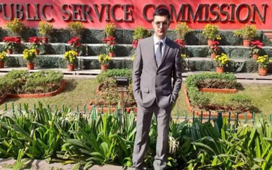 Achievement: हिमाचल के बेटे विकास ने पास की UPSC परीक्षा! देशभर में पाई 159वीं रैंक, पहले प्रयास में किया कमाल