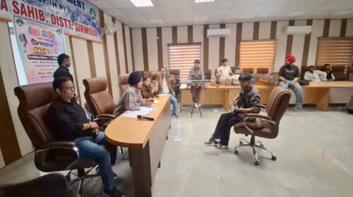 Paonta Sahib: पांवटा साहिब होली मेले के लिए सैंकड़ों कलाकारों ने दिए ऑडिशन! 6 प्रतिभागी चयनित Paonta Sahib: पांवटा साहिब होली मेले के लिए सैंकड़ों कलाकारों ने दिए ऑडिशन! 6 प्रतिभागी चयनित